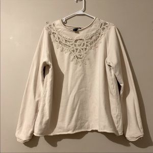 H&M distressed lace sweater perfect for fall